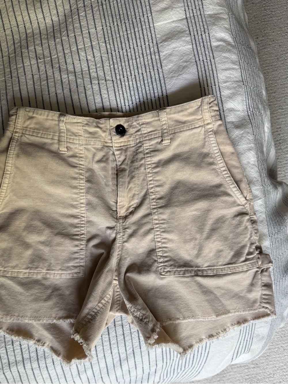 Women’s Beige High-Waist Frayed Hem Shorts